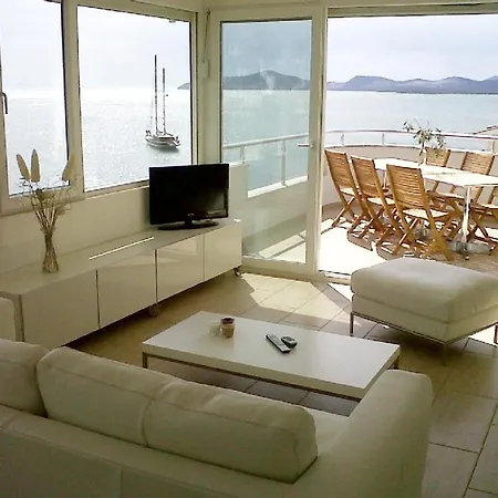 Marina View Apartment Gulluk